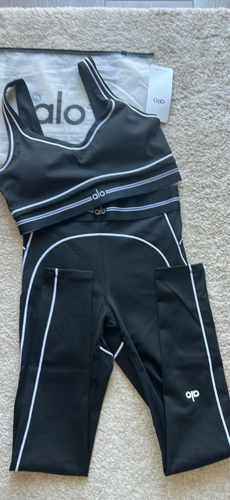Alo Yoga set, Kleding | Dames, Sportkleding, Ophalen of Verzenden, Zo goed als nieuw, Yoga