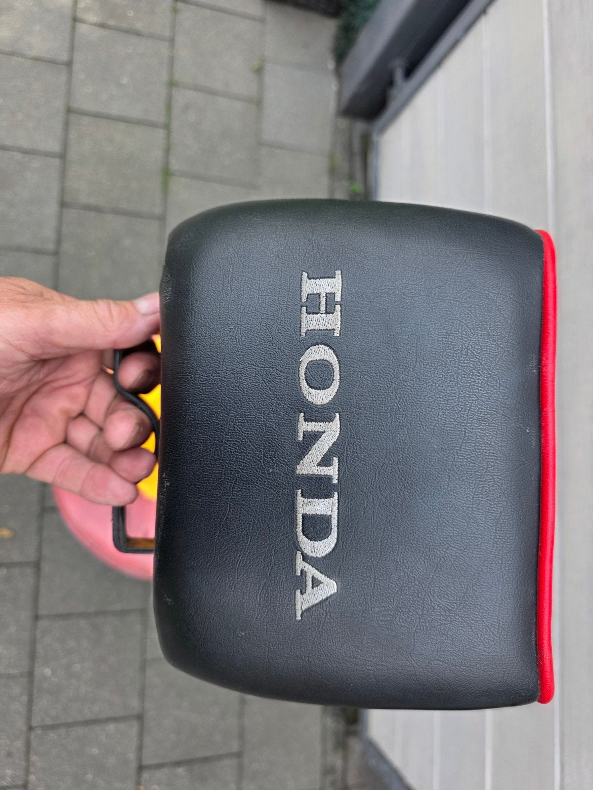 Camino zadel, Enlèvement ou Envoi, Selle