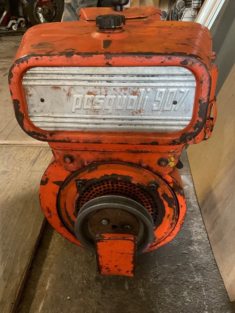 Banden en motor van ploegmachine, Enlèvement, Utilisé