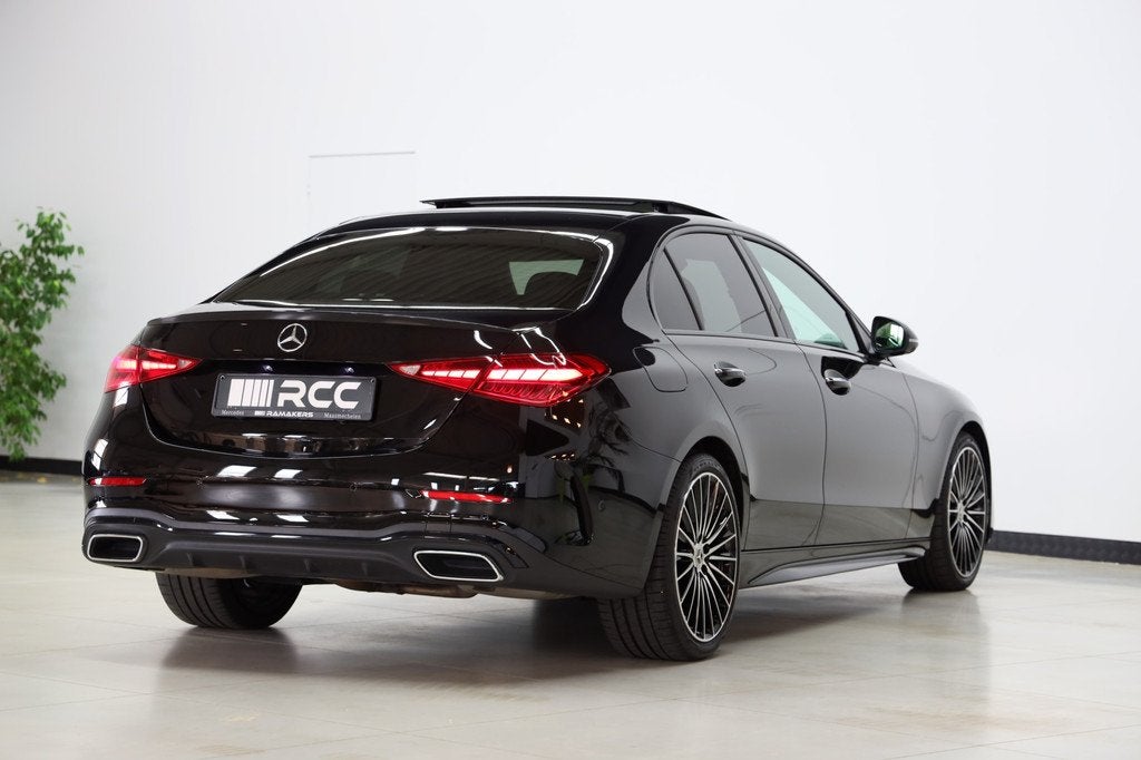 Mercedes-Benz C-Klasse 300 AMG Night 19" PANORAMA Burmester, 4 portes, Entreprise, Commande vocale, Carnet d'entretien