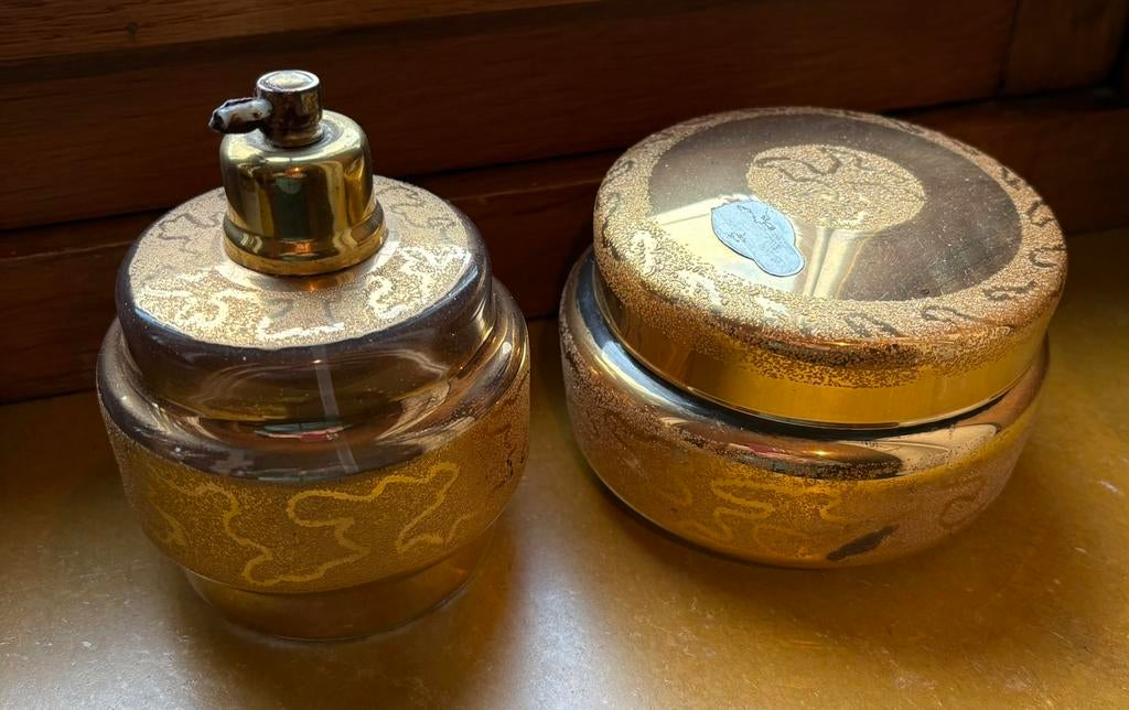 Vintage handbeschilderde parfum / kaptafel set – goudkleurig, Enlèvement, Utilisé, Vintage