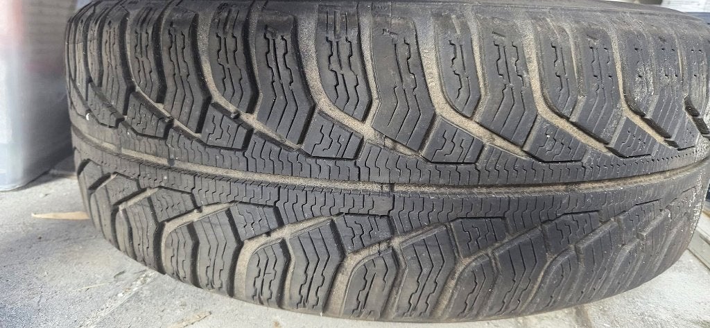 4x pneus d'hiver Uniroyal 205/55 R16 91H + jantes en acier, Pneus et Jantes, Pneus hiver, 16 pouces, 205 mm