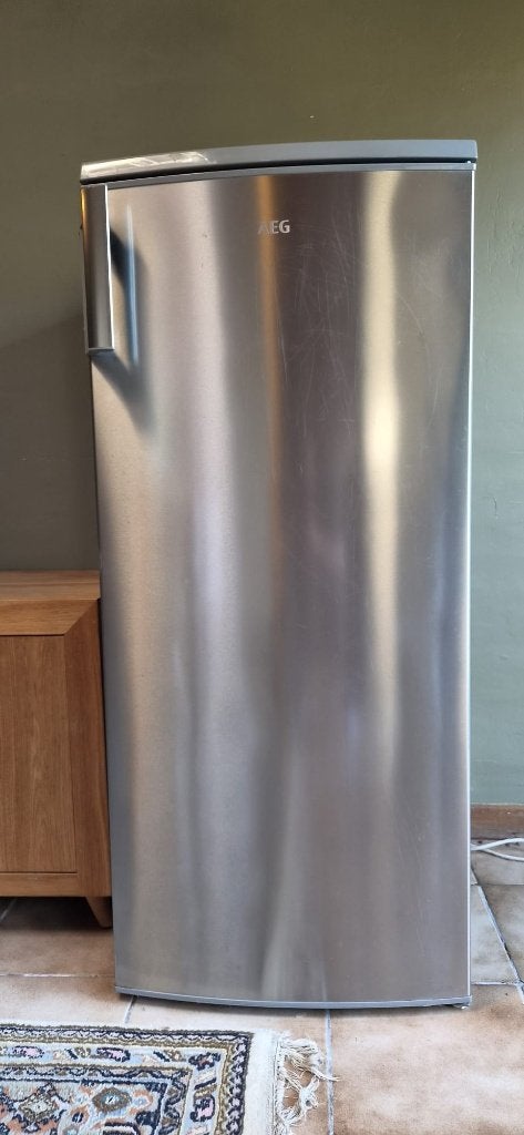 Frigo AEG 125 x 54 x 55 cm, Electroménager, 120 à 140 cm, Sans bac à congélation, Enlèvement, Utilisé