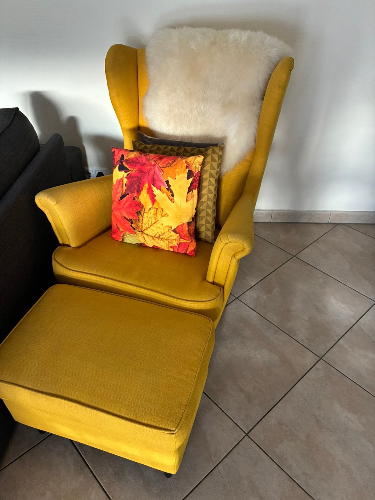 PRIX CHOC Fauteuil + repose-pieds, stylé et très confortable, Maison & Meubles, Enlèvement, Comme neuf