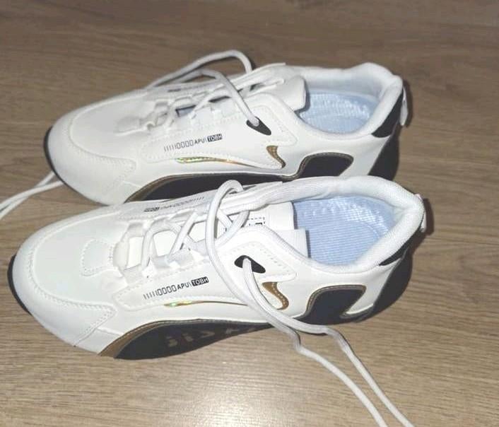 Unisex schoenen nieuw maat 39, Sport en Fitness, Basketbal, Ophalen, Schoenen