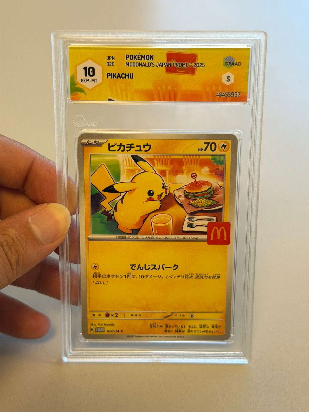 Pokémon Pikachu McDonald's Japon 2025 020 020/M-P GRADE 10, Enlèvement ou Envoi, Neuf, Cartes en vrac, Foil