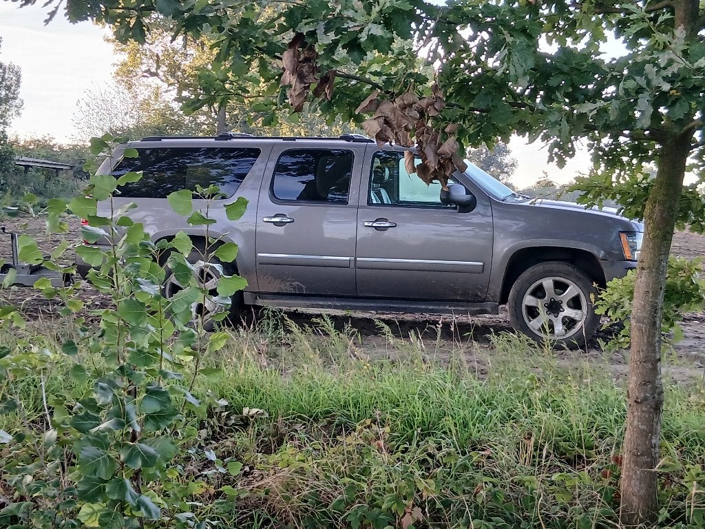 Chevrolet Suburban 2012, lichte vracht, Auto's, Automaat, 3500 kg, Verwarmde buitenspiegels, Beige