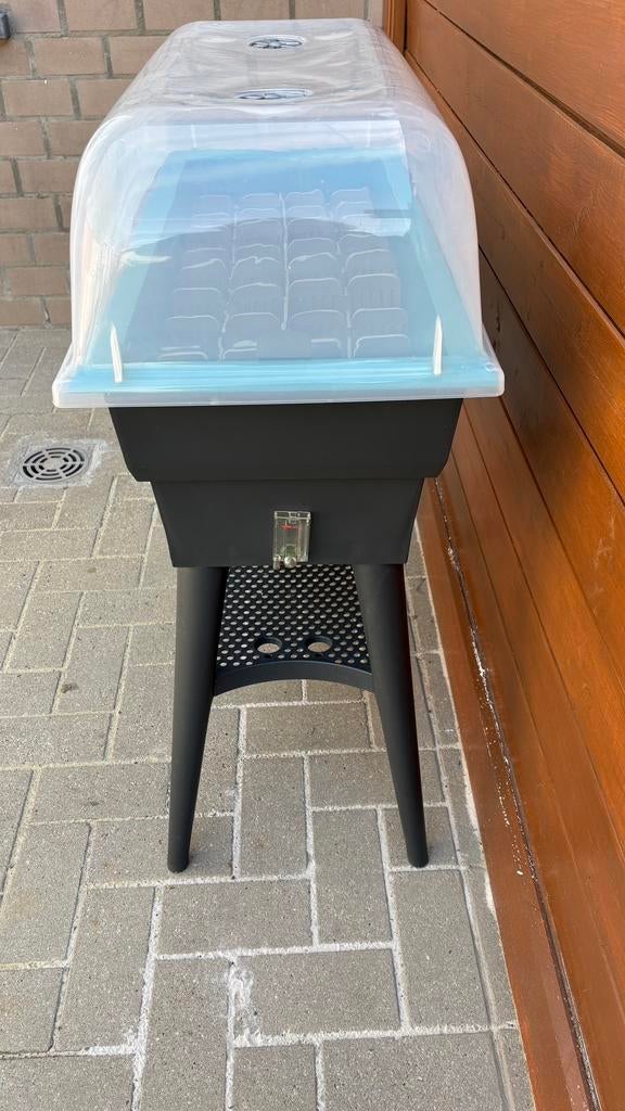 Kweektafel, Tuin en Terras, Kweekspullen, Ophalen, Zo goed als nieuw, Kweekbak