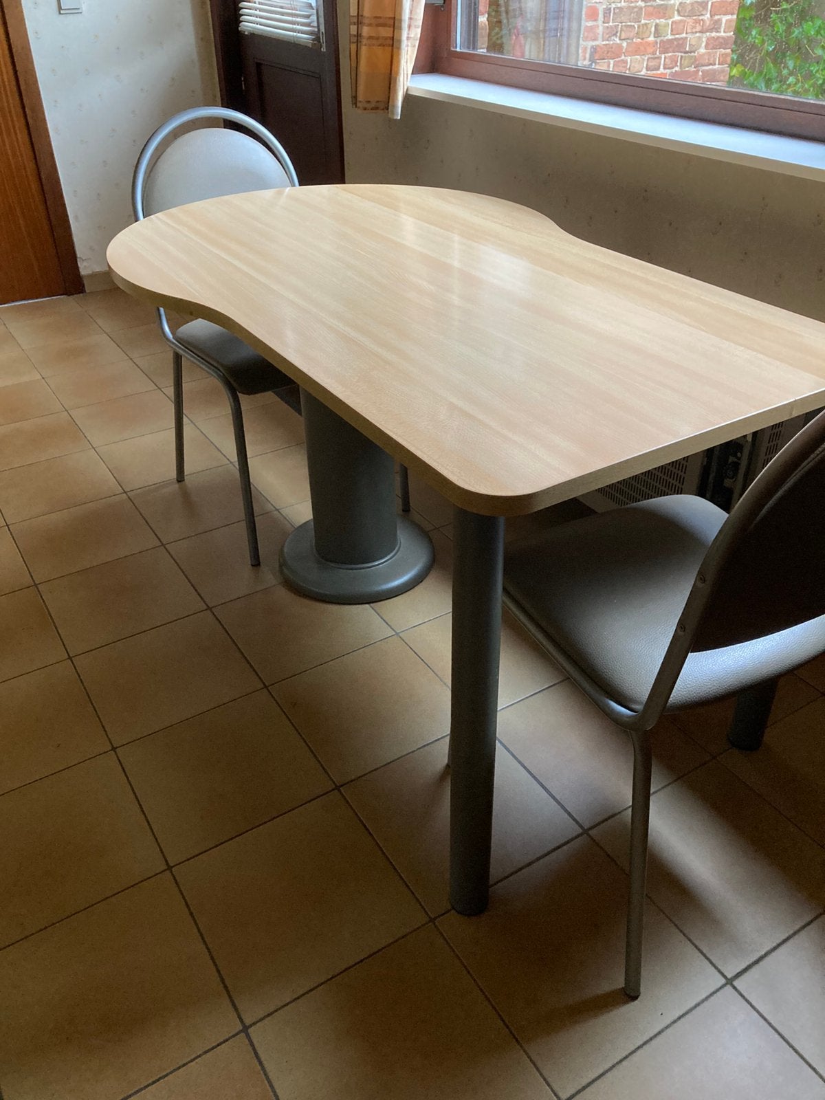 Keukentafel + 2 stoelen, Ophalen, Gebruikt