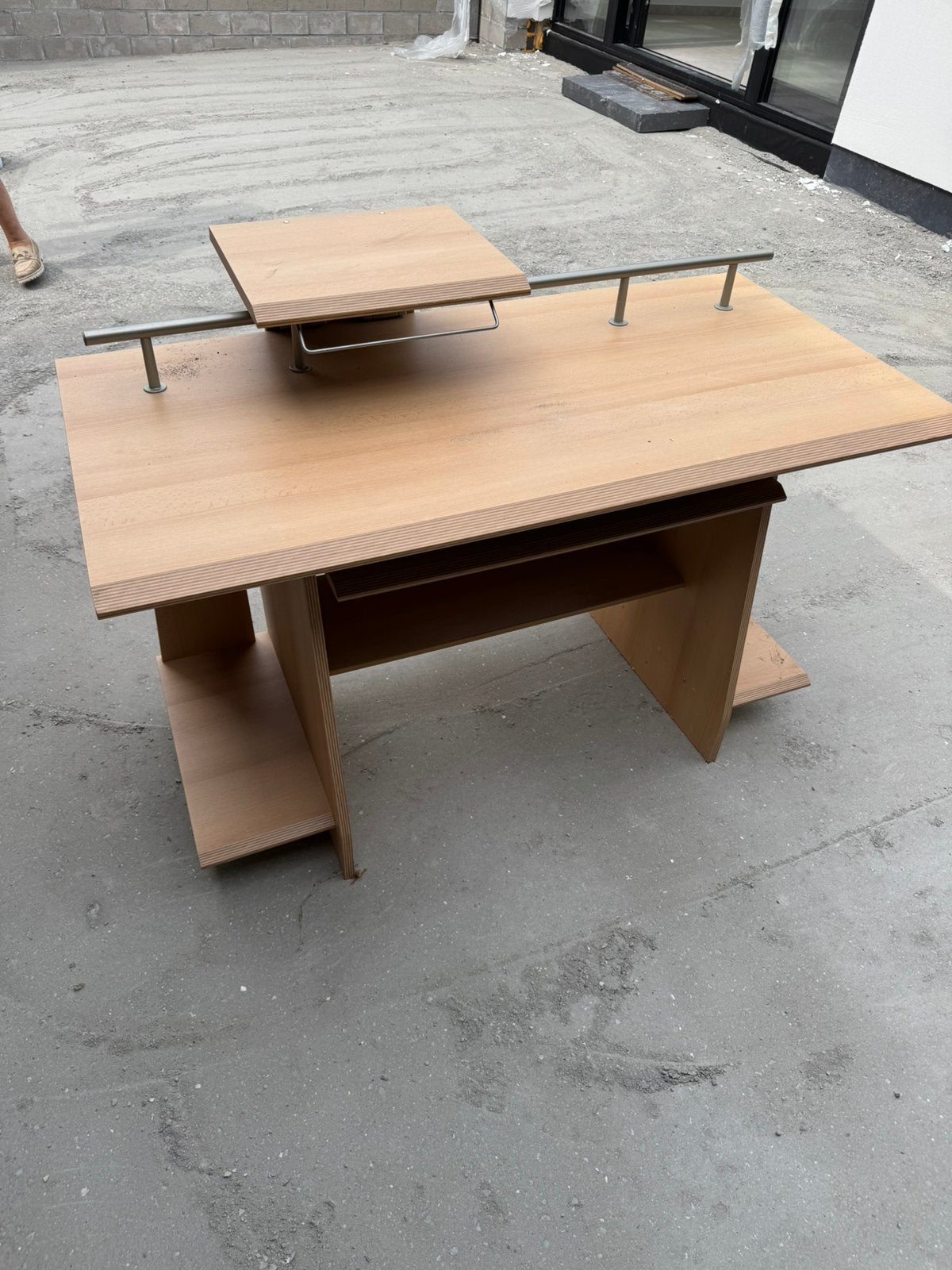 Houten bureau / computermeubel, Huis en Inrichting, Ophalen, Bruin, Zo goed als nieuw, Computerbureau