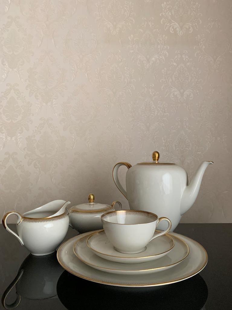 Groot antiek Limoges eetservies A. Lanternier - Wit met goud, Ophalen