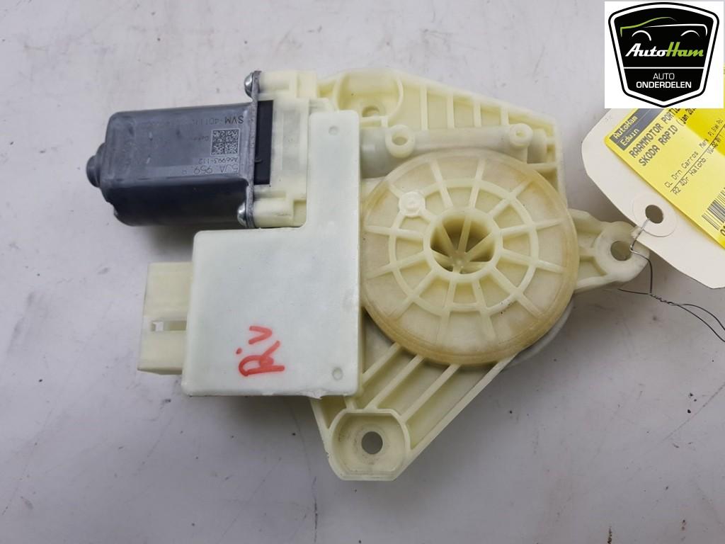 MOTEUR LEVE VITRE ELECTRIQUE Skoda Rapid Spaceback, Utilisé, Skoda