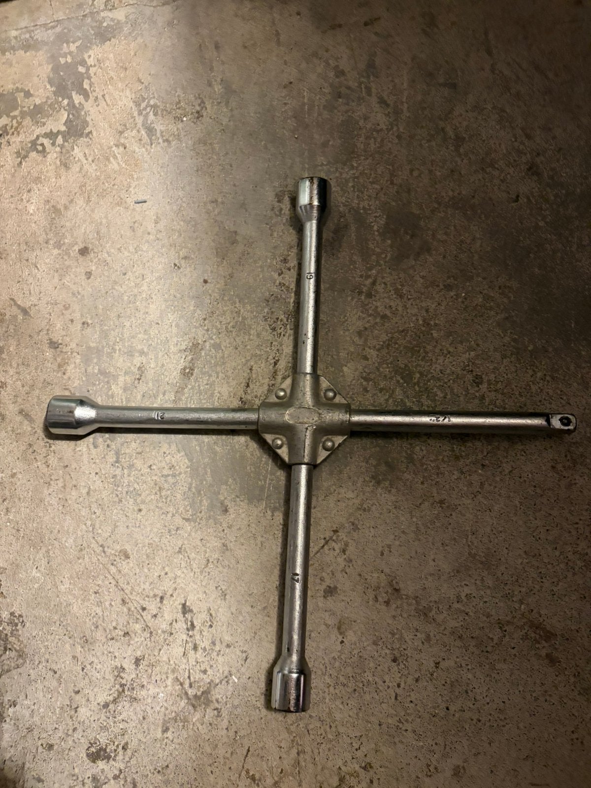 Cle de roue, Enlèvement, Comme neuf