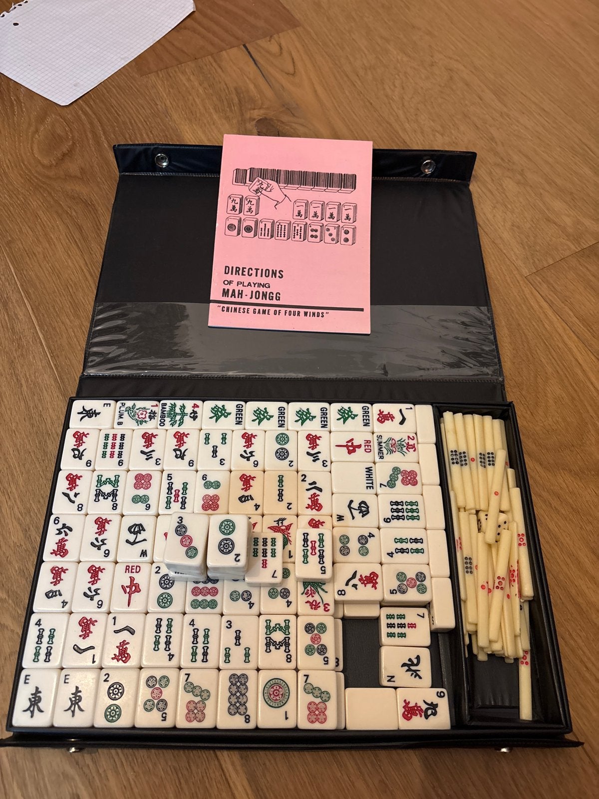 Mahjong 1980 complete set, Hobby en Vrije tijd, Gezelschapsspellen | Overige, Ophalen of Verzenden, Zo goed als nieuw