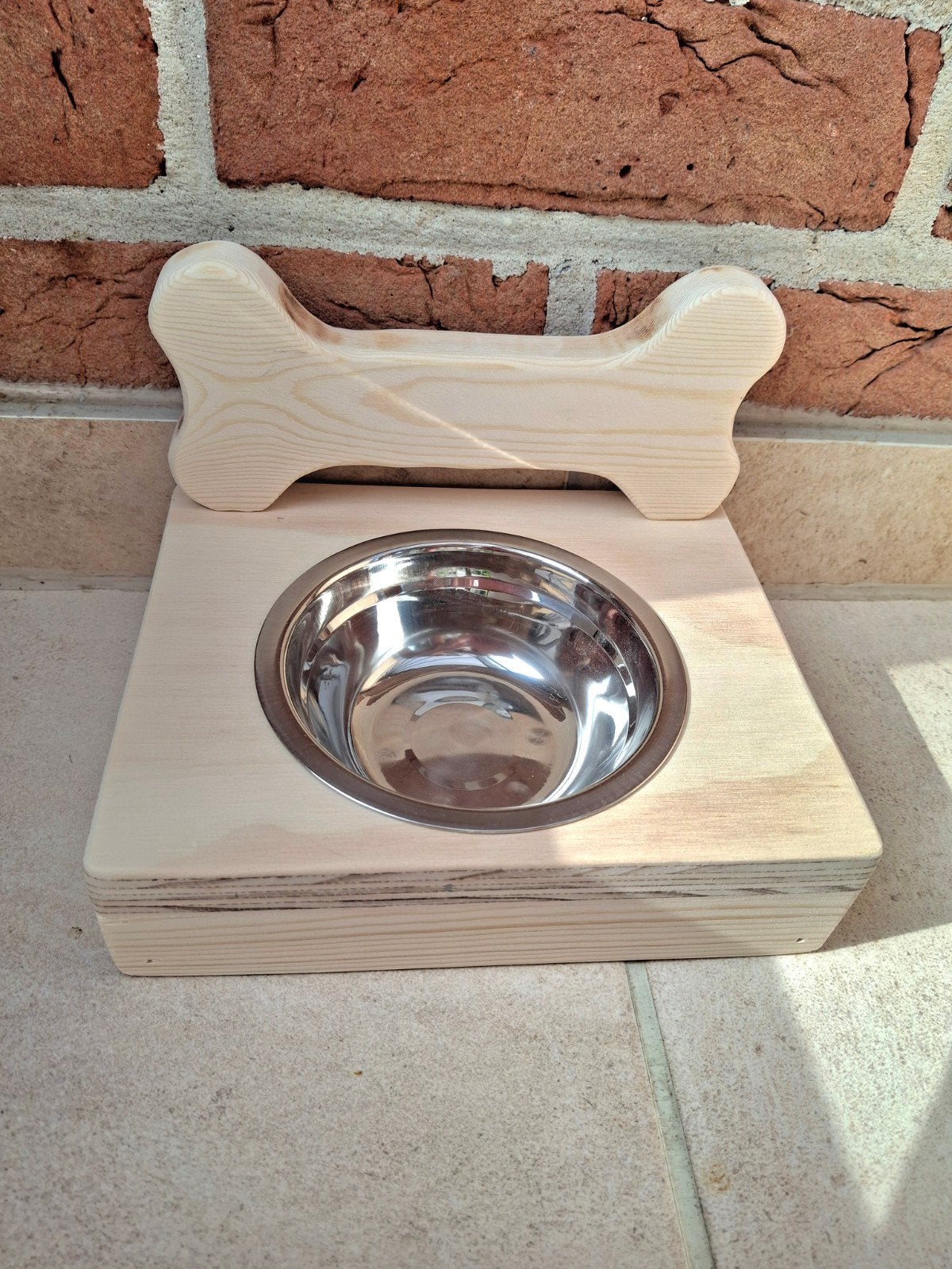 Nieuwe houten drinkbakken voor kleine lage honden nu 20€
Kle, Ophalen, Nieuw