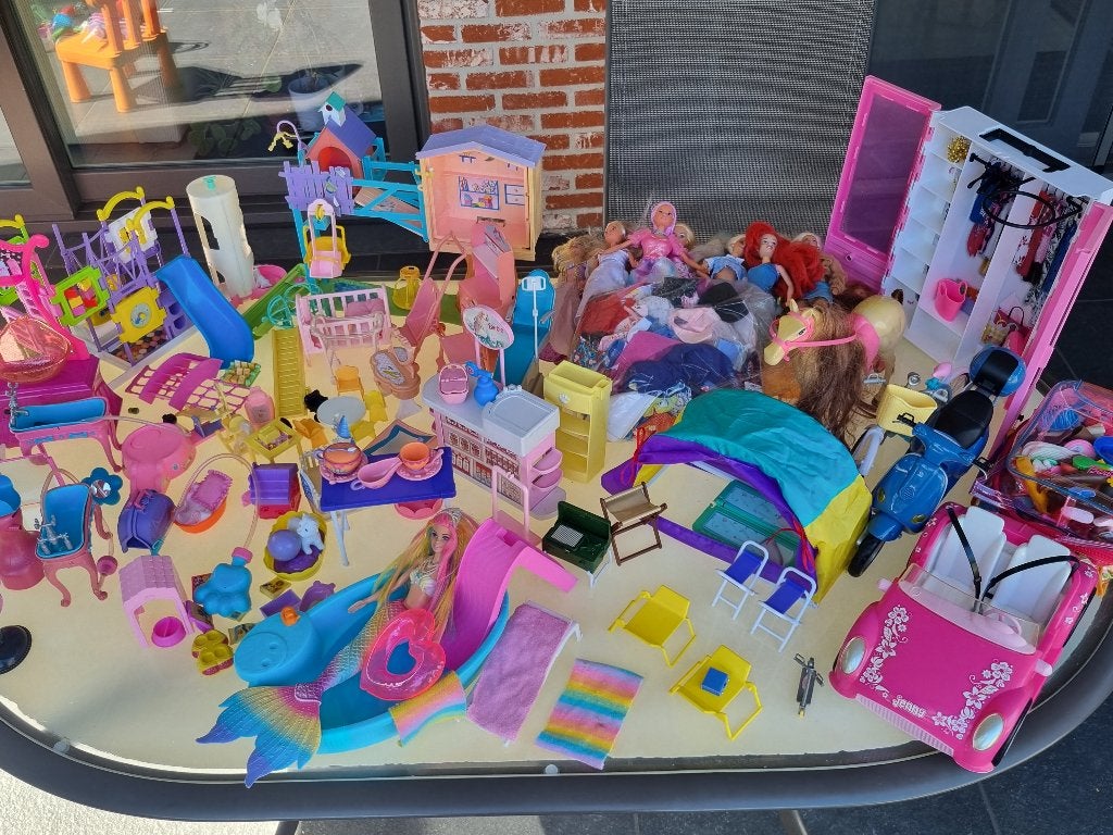 15 Barbie poppen + spulletjes, Kinderen en Baby's, Speelgoed | Poppen, Ophalen, Gebruikt, Barbie