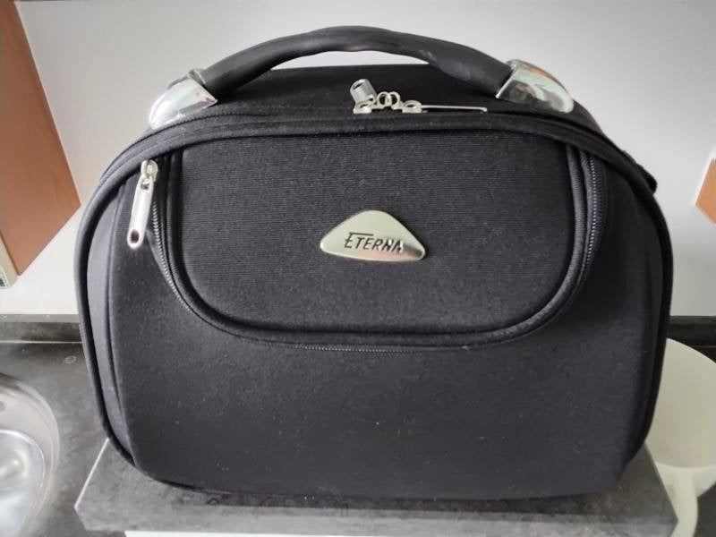 Moderne lichtgewicht beauty case, Ophalen, Zo goed als nieuw