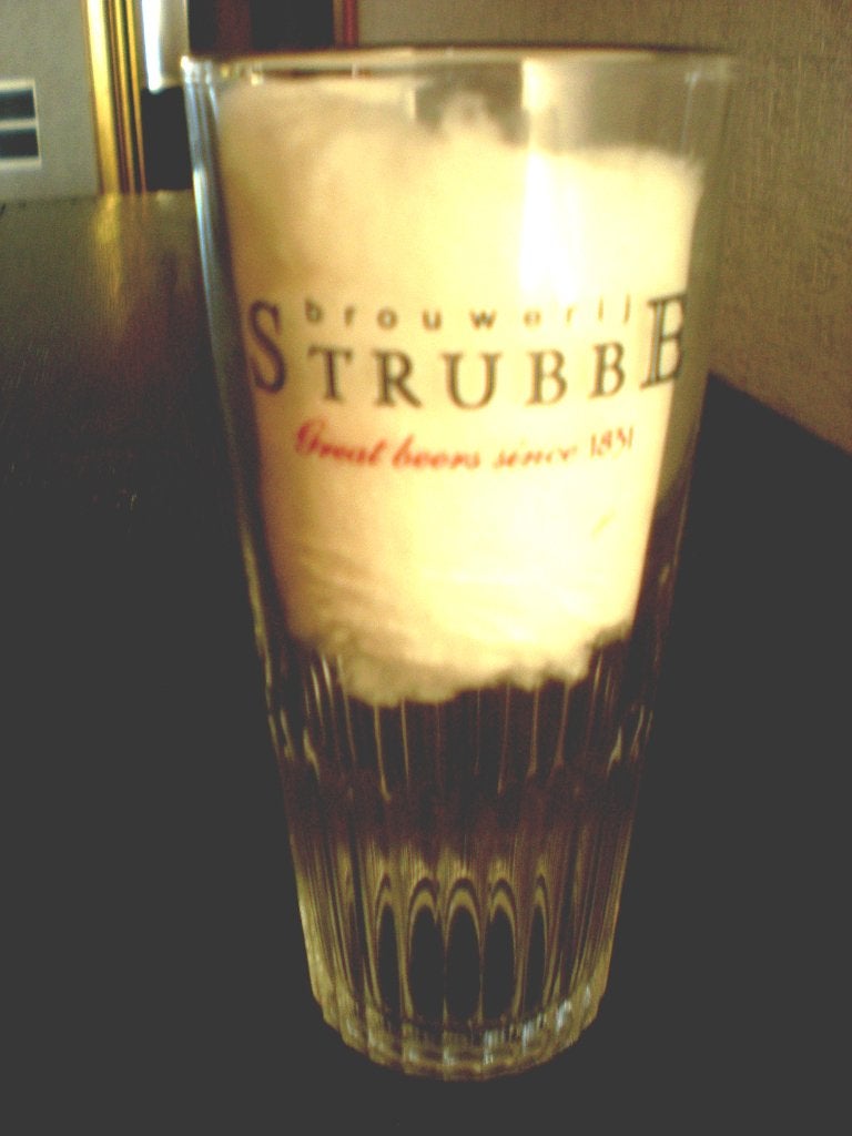 Strubbe 25 cl, Ophalen of Verzenden, Zo goed als nieuw, Glas of Glazen