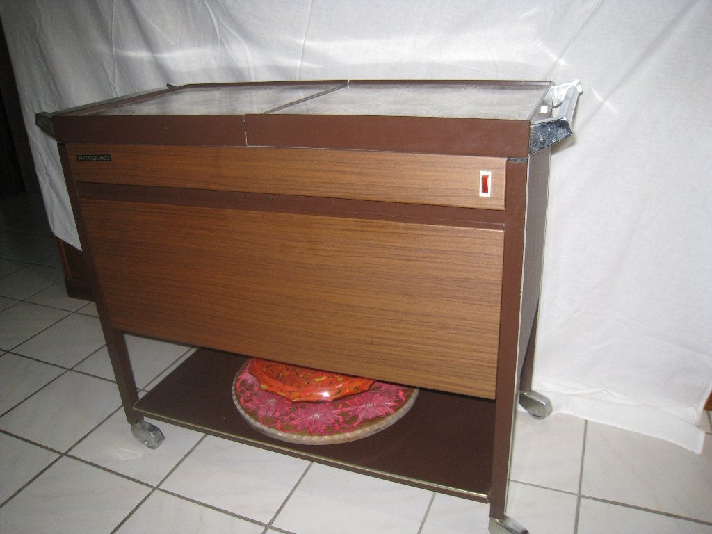 verwarmde tafel op wielen, Ophalen, Zo goed als nieuw