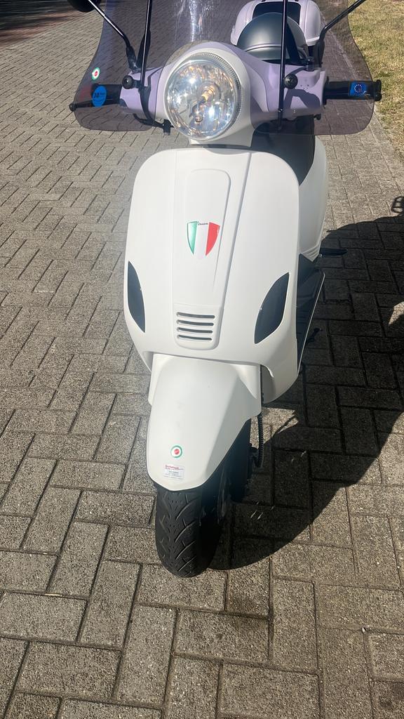 Trottinette 50 cc turbo LR, Enlèvement, Comme neuf