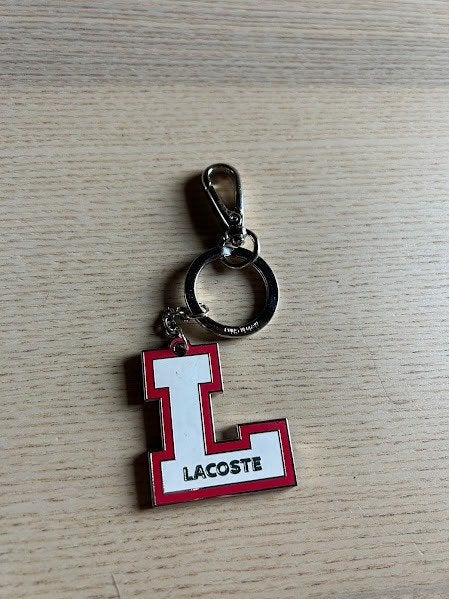 Lacoste vintage sleutelhanger L24, Verzamelen, Ophalen, Zo goed als nieuw, Merk