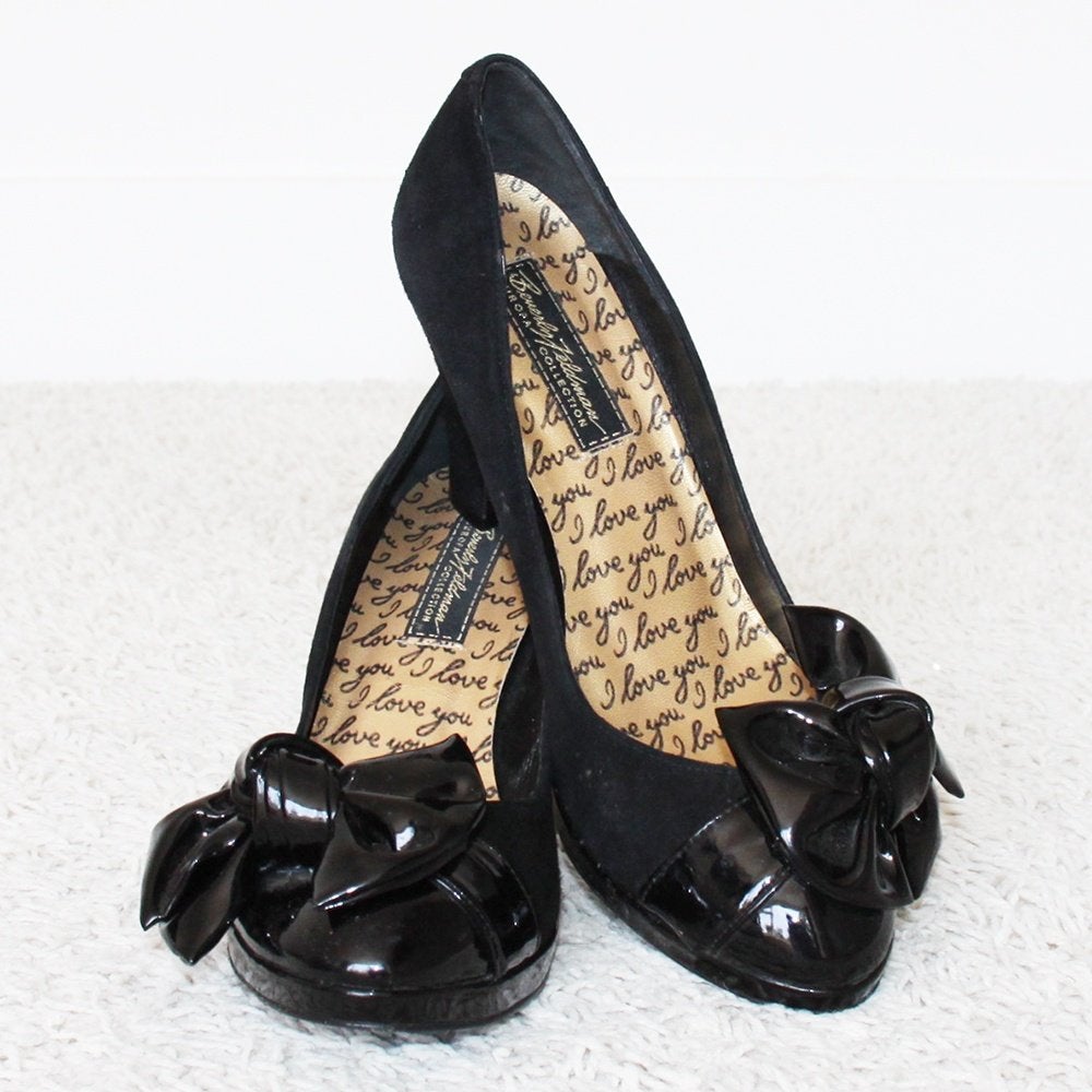 Prachtige Suede Beverly Feldman Pumps (Maat 39) - s3 € 85,-, Kleding | Dames, Pumps, Verzenden, Zwart, Zo goed als nieuw