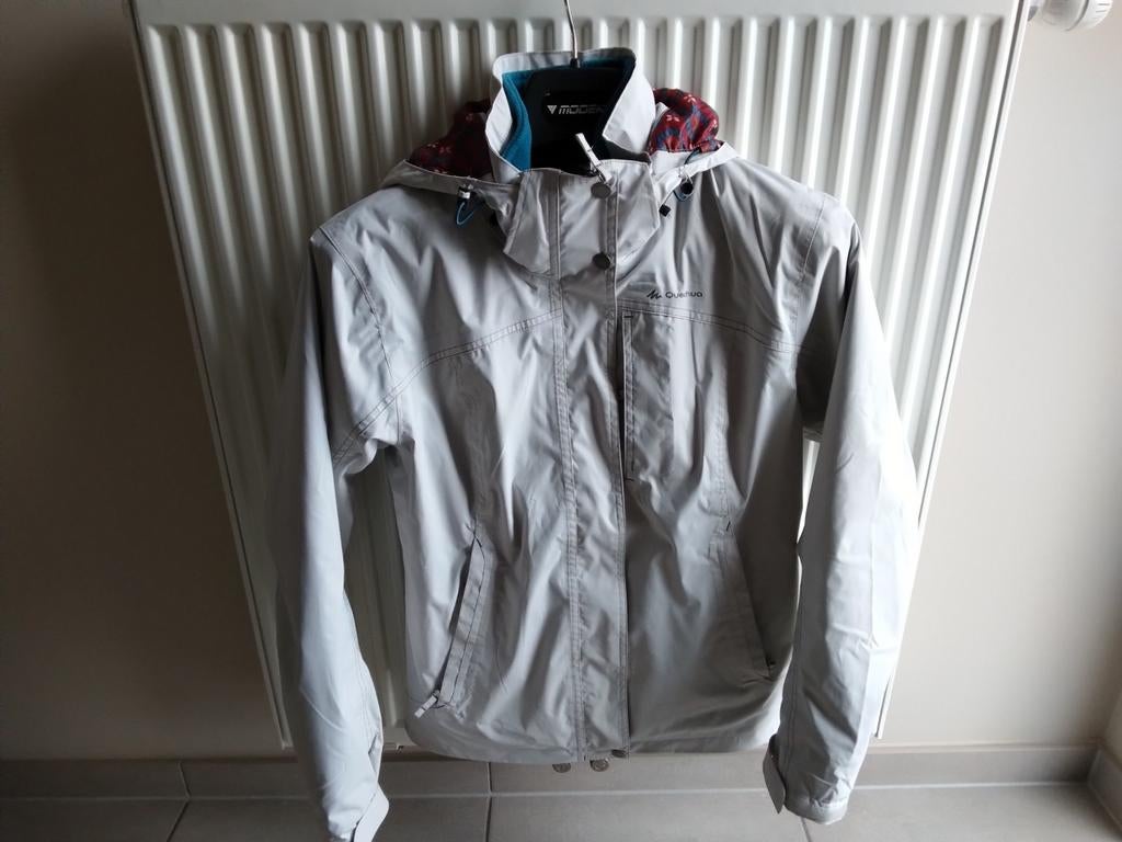 Quechua jas /regenjas/wandeljas/damesjas  - nieuwstaat-maatM, Kleding | Dames, Ophalen, Maat 38/40 (M)