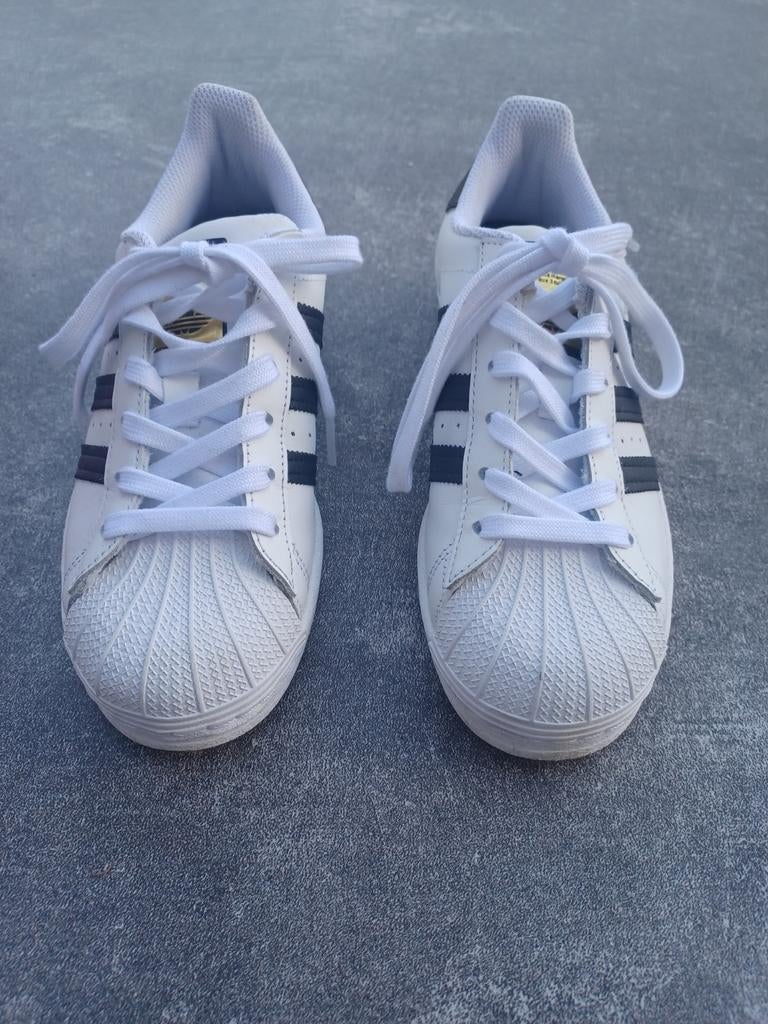Adidas sportschoenen maat 36, Sport en Fitness, Tennis, Ophalen, Adidas