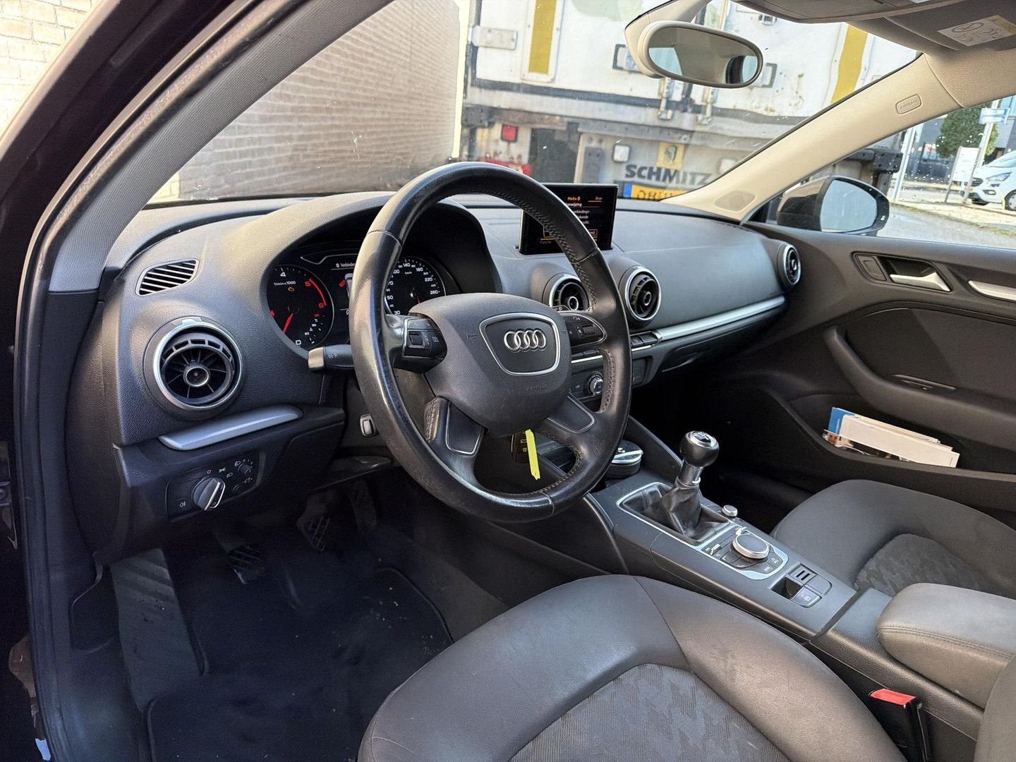 Audi A3 1.6 TDI ultra Attraction Pro Line | Airco | Cruise |, Autos, Achat, Entreprise, Noir, Ordinateur de bord