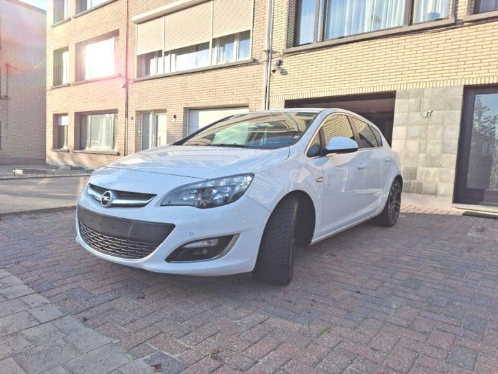 OPEL ASTRA 1.4 EXCLUSIVE | ESSENCE | FLEXFIX | NAVI | CLIMAT, Euro 5, Achat, https://public.car-pass.be/vhr/c61b870c-1fc4-4122-8472-b1e5d7070921