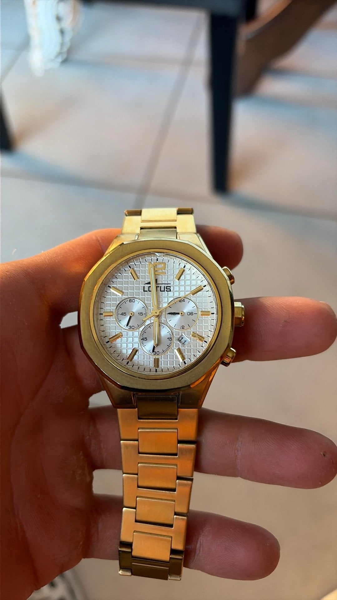 Montre Lotus, Enlèvement ou Envoi, Comme neuf