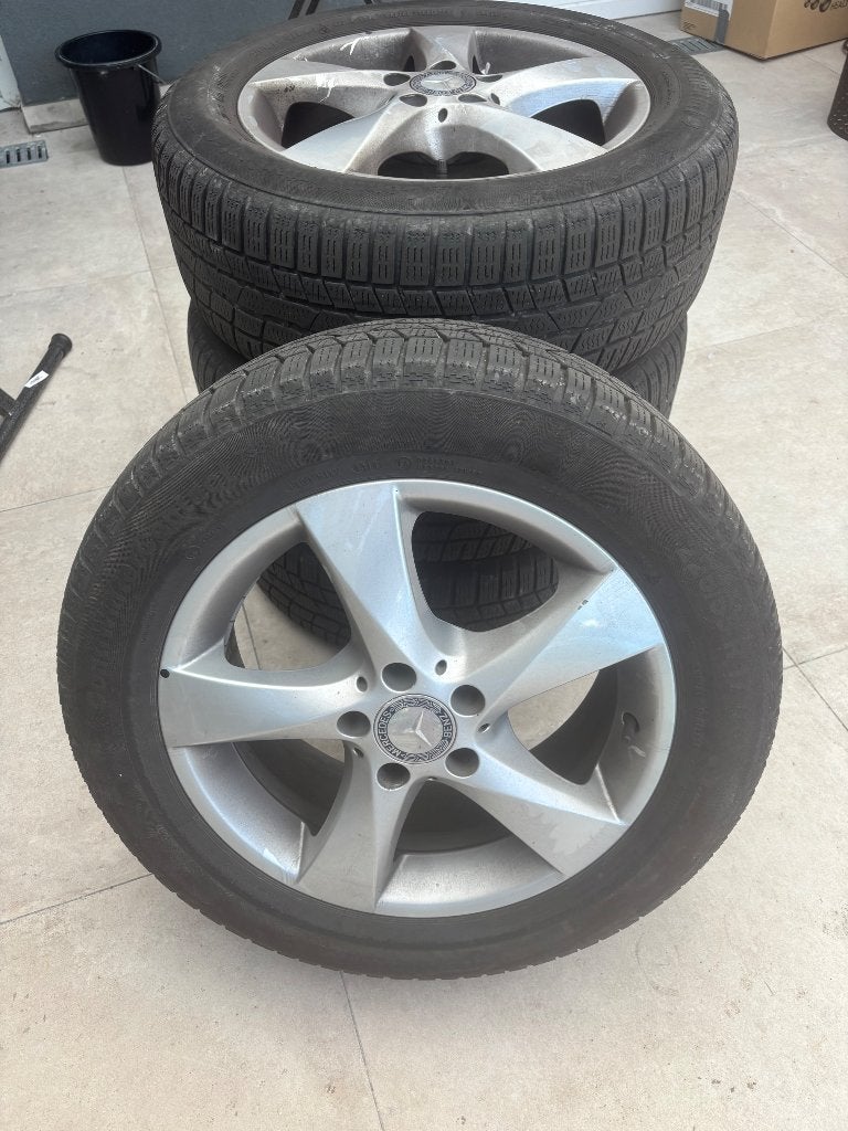Complete set winterbanden Mercedes Vito Continental op velg, Pneus et Jantes, Pneus hiver, Véhicule utilitaire, 17 pouces