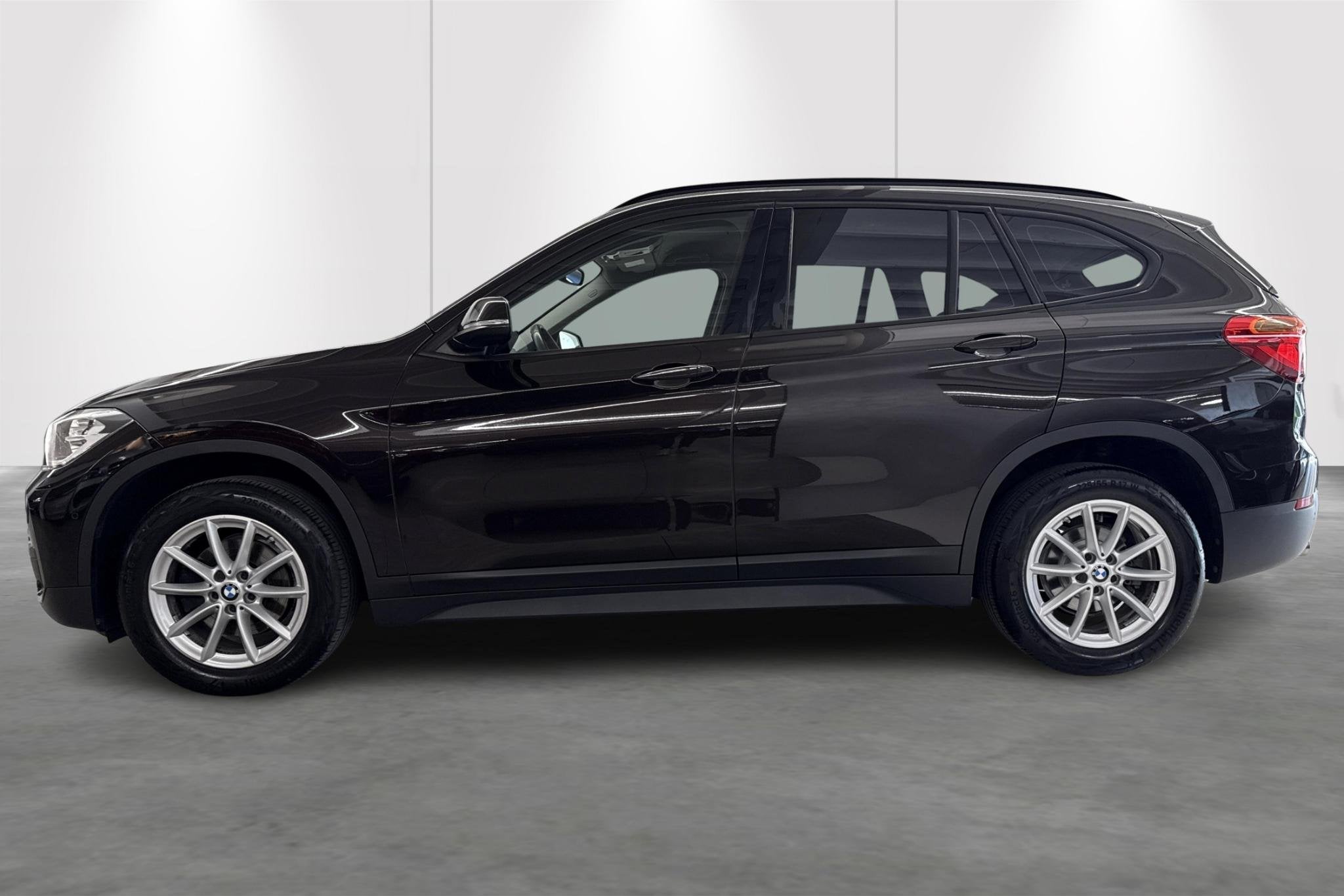 BMW X1 sDrive18iA (103 kW), Auto's, BMW, Automatische klimaatregeling, Stof, Gebruikt, Bruin