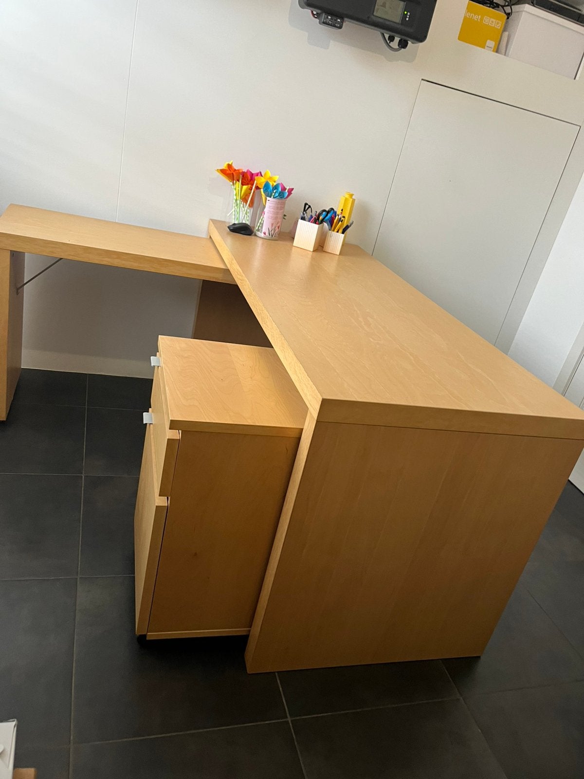 Bureel te koop met extra ladeblok (wieltjes), Bureau d'écolier, Enlèvement, Utilisé, IKEA