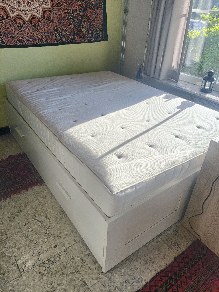 IKEA bedframe met opbergruimte + matras (nette staat), Maison & Meubles, Chambre à coucher | Lits, Queen size, Enlèvement, 200 cm