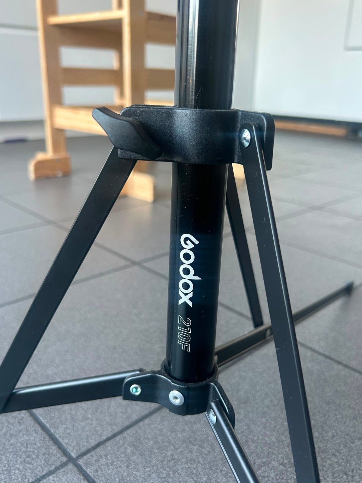 Tripot (2 stuks), Audio, Tv en Foto, Fotografie | Fotostudio en Toebehoren, Ophalen, Zo goed als nieuw