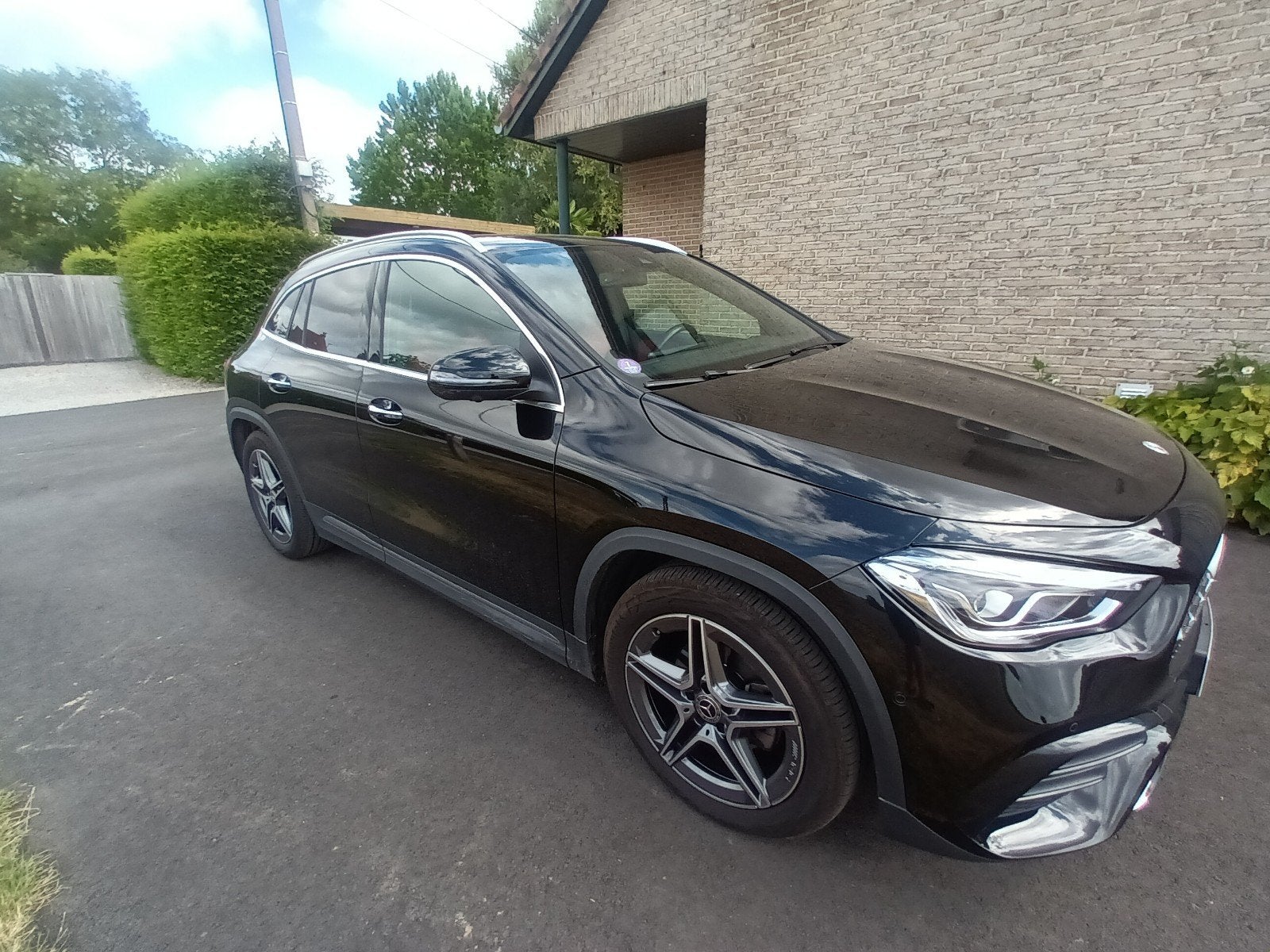 Mercedes GLA180  AMG Line 
Zwart, donker rood leder AMG inte, Autos, Mercedes-Benz, Achat, Entretenue par le concessionnaire, Noir