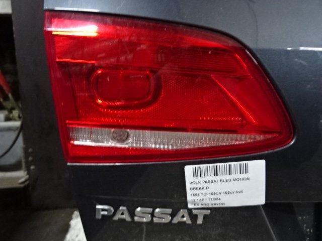 PANNEAU ARRIÈRE GAUCHE AVEC LAMPE Passat Variant (365), Utilisé, Volkswagen