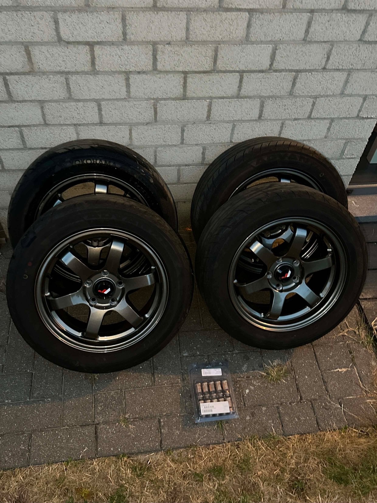 4x JR3 velgen met yokohama banden, bijpassende wheel nuts, Ophalen, Gebruikt, 16 inch, Banden en Velgen