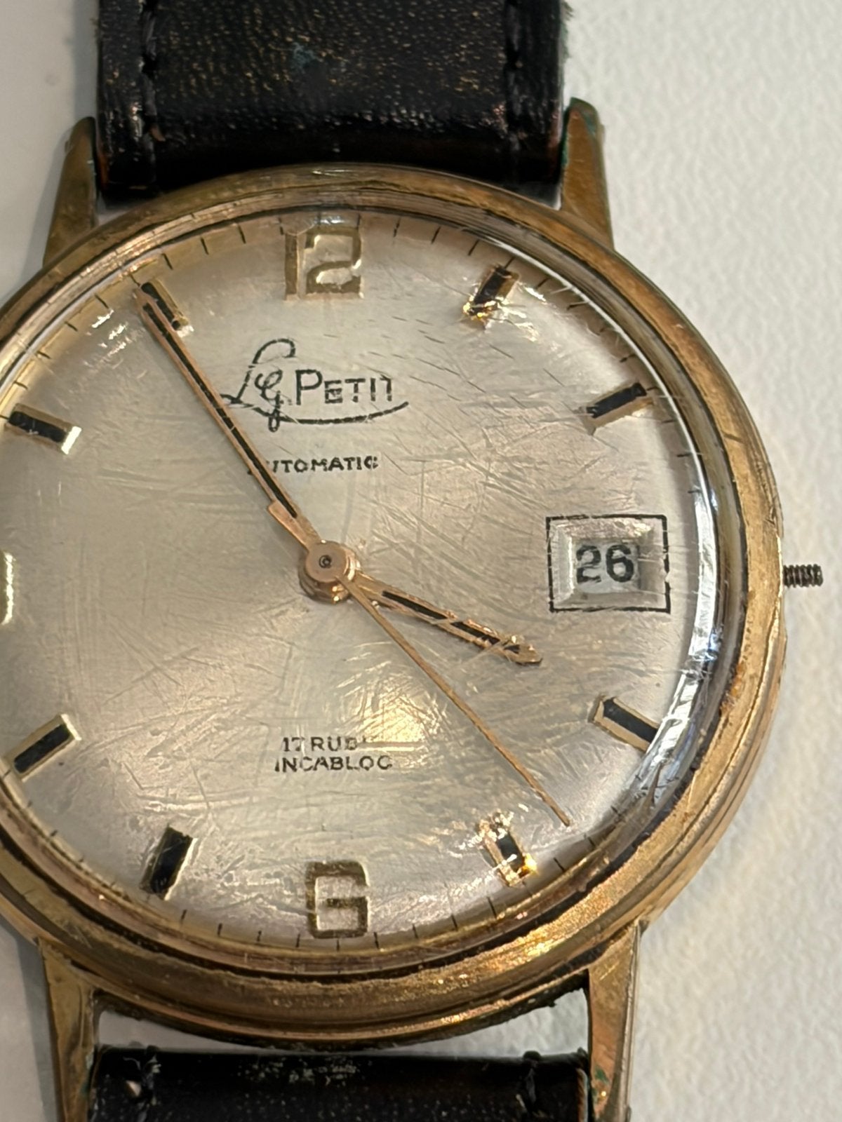 Montre le petit automatique, Enlèvement