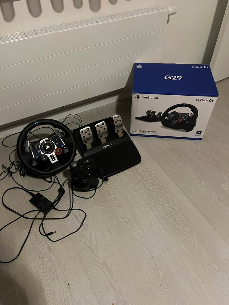 G29 Stuur + Pedalen en gratis manueel versnelingspook + doos, Games en Spelcomputers, Ophalen, Zo goed als nieuw, Stuur of Pedalen