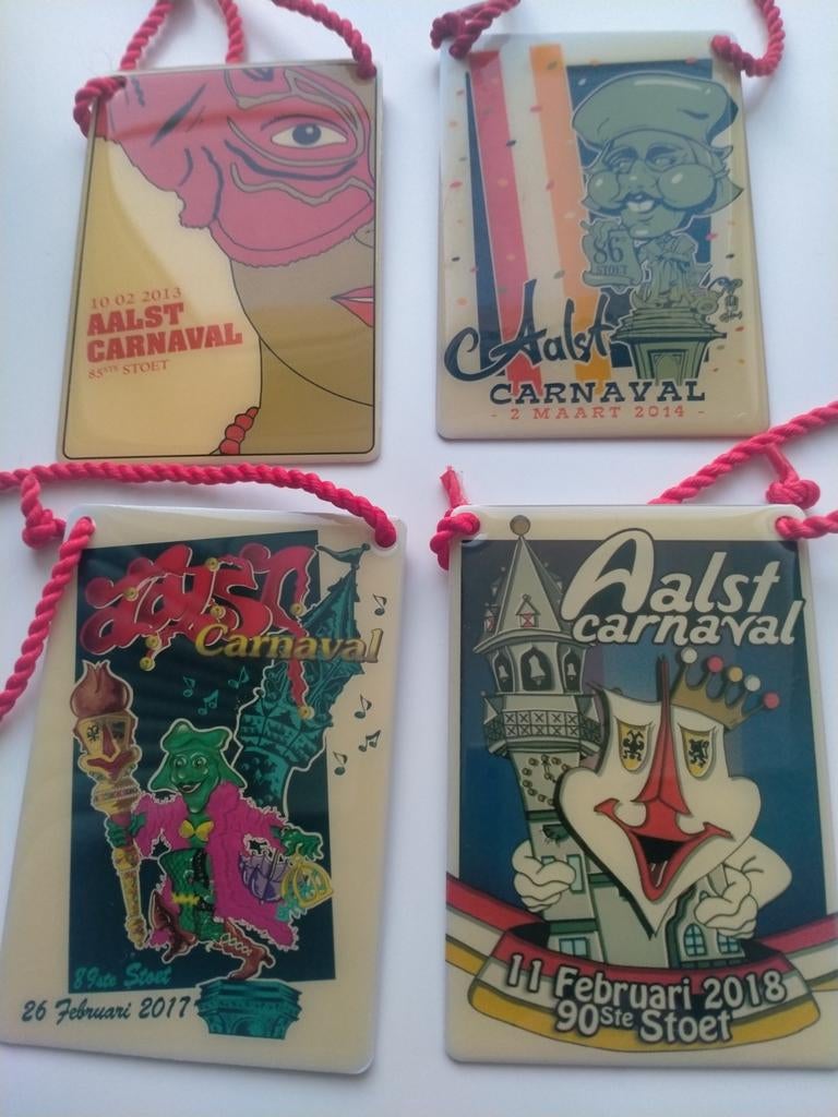 Aalst carnaval 4 medailles plastiek, 2013,2014,2017,2018, Ophalen of Verzenden