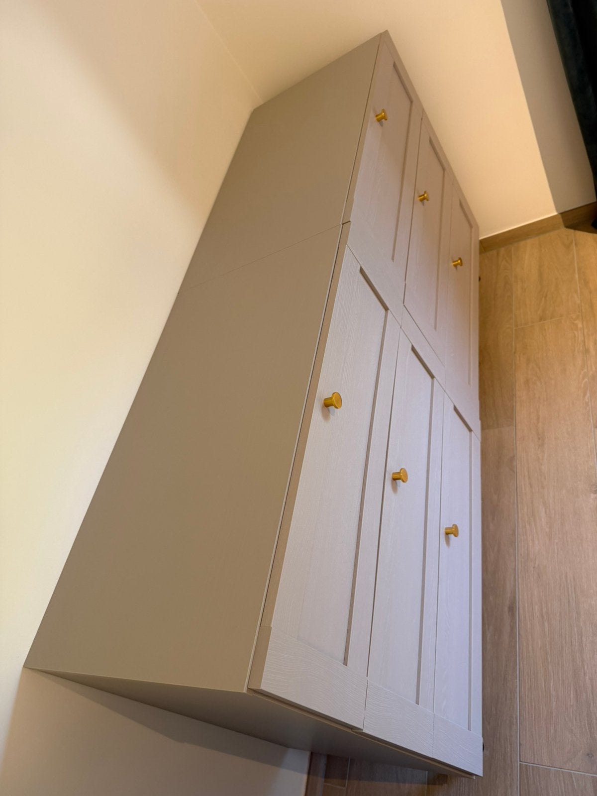 2 commodes beige-gris, Kinderen en Baby's, Ophalen, Zo goed als nieuw, Commode