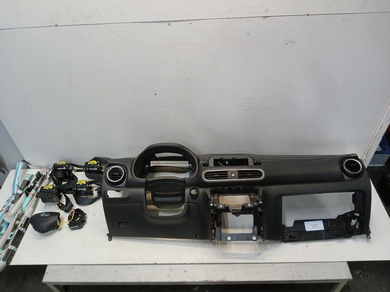 Airbag set Hyundai Kona, Onderdelen@venauto.nl, Van der Ven Autorecycling B.V., Gebruikt, Ettenseweg 76, 4706 PB Roosendaal, The Netherlands