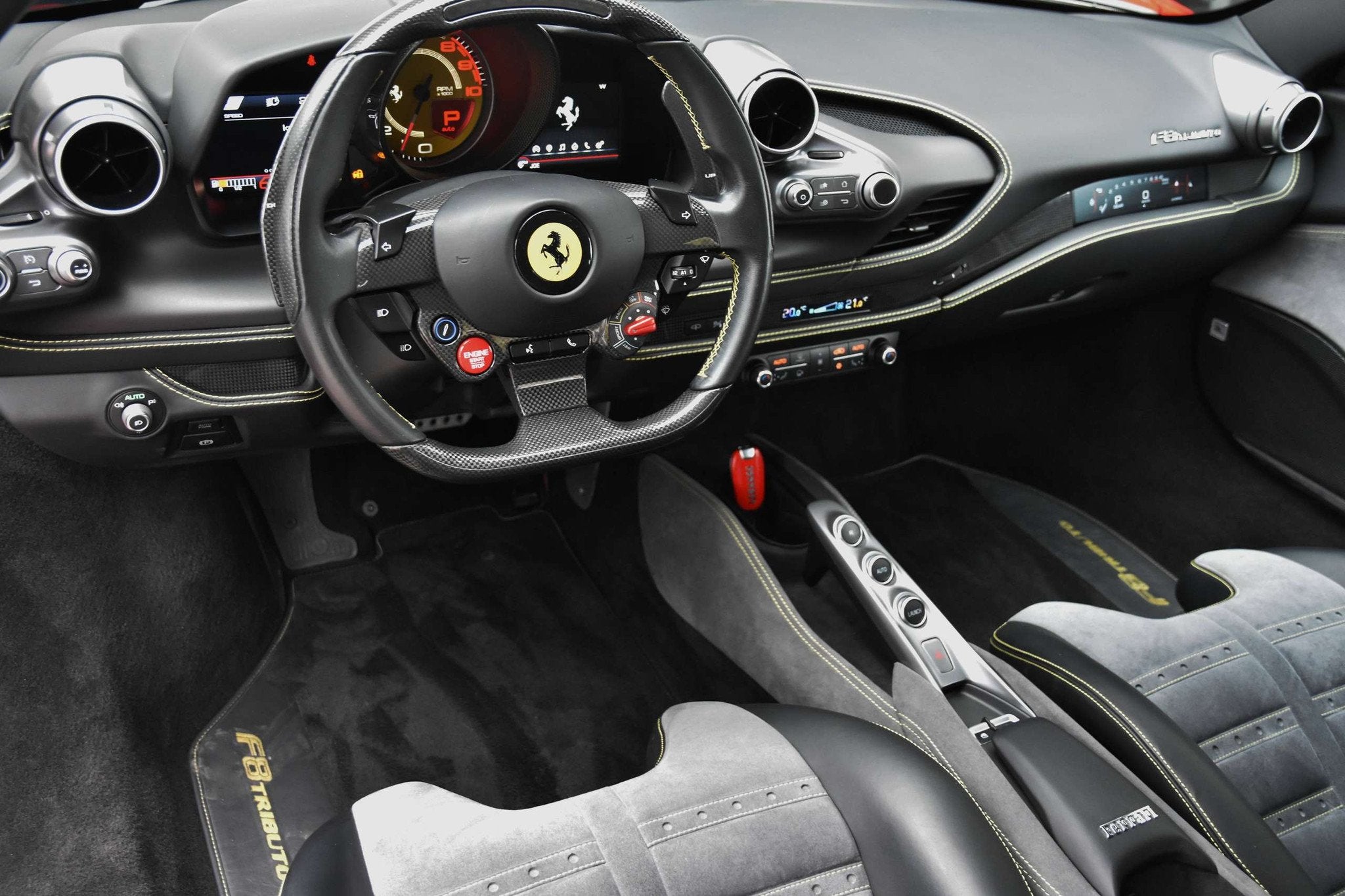 Ferrari F8 Tributo 3.9 V8 BiTurbo F1 (EU6c) * BELGIAN CAR /, Auto's, Automaat, Gebruikt, 292 g/km, 721 pk