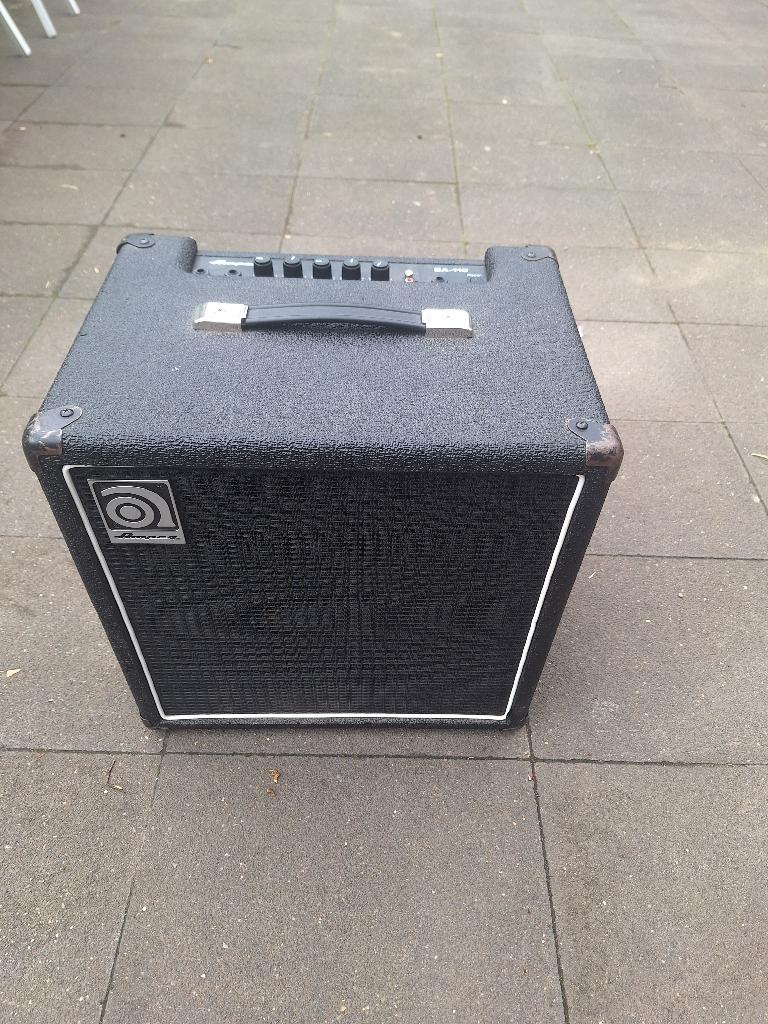 Ampeg BA 110, Musique & Instruments, Amplis | Basse & Guitare, Enlèvement, Utilisé, Guitare basse, Moins de 50 watts
