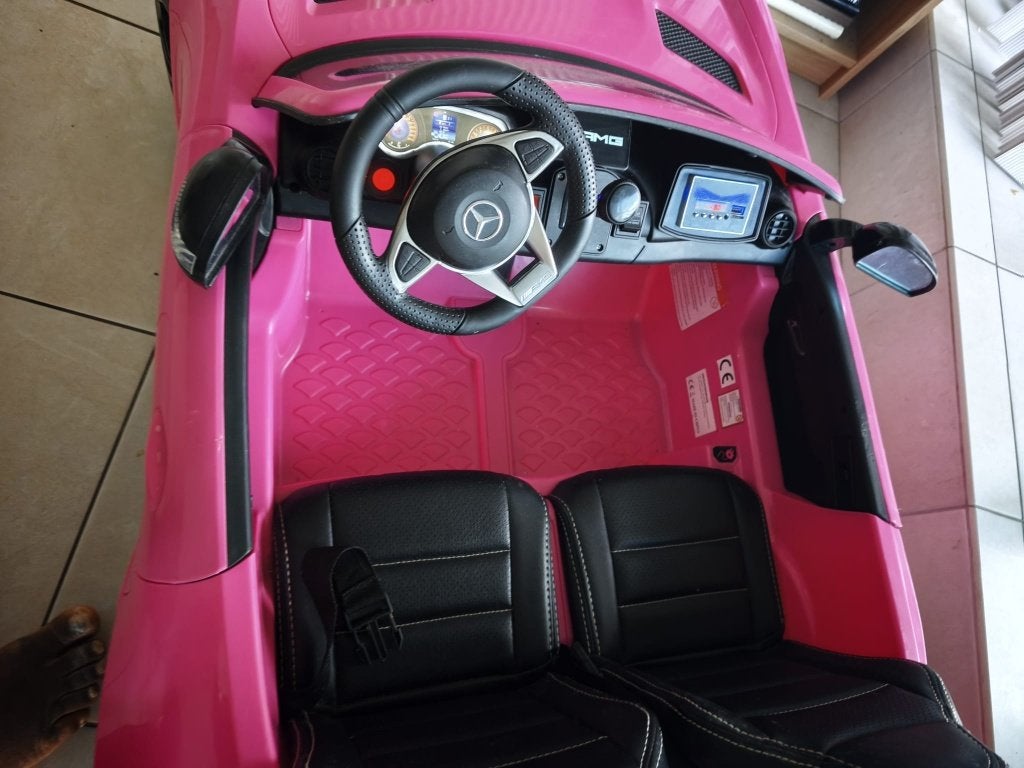 Elektrische kinderauto Mercedes-AMG- roze – 2 zitplaatsen, Ophalen, Gebruikt