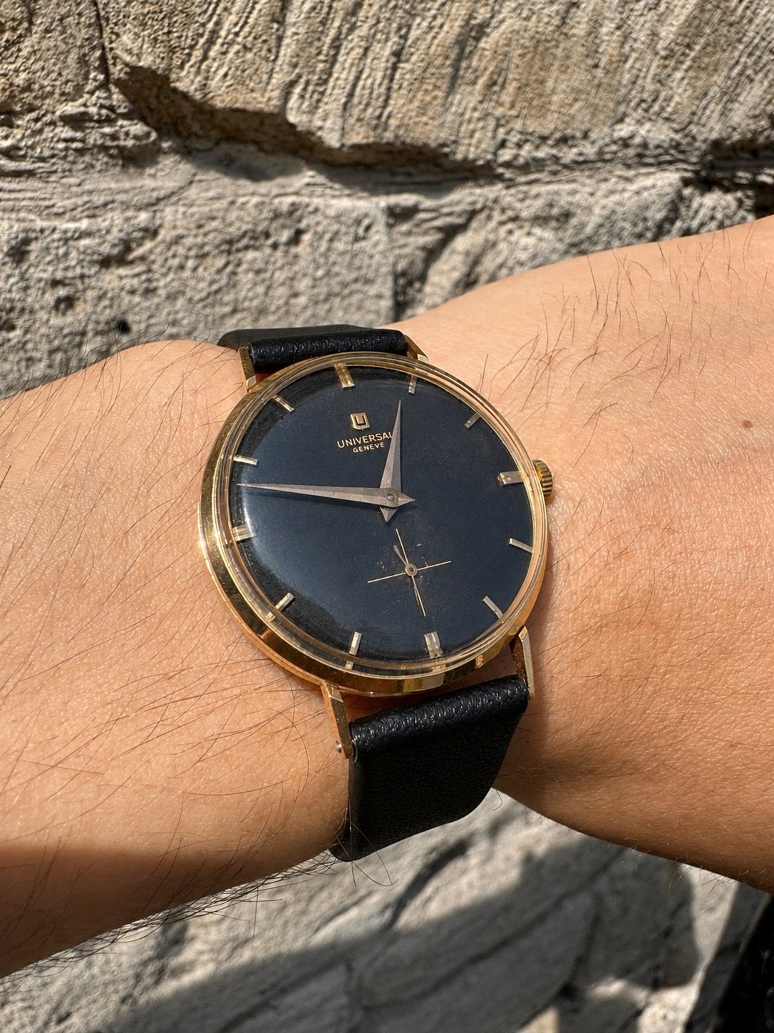 Montre vintage universelle Geneva, Enlèvement ou Envoi, Or