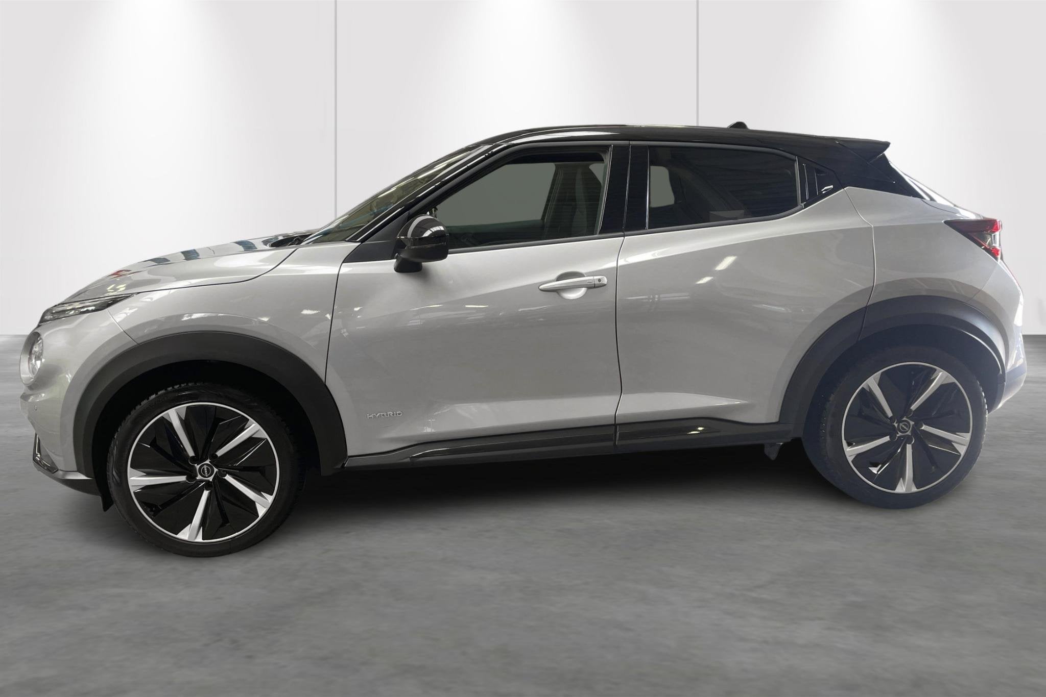 Nissan Juke 1.6 Hybrid 145 N-Design (automatique), Argent ou Gris, 750 kg, Entreprise, https://public.car-pass.be/vhr/022bc773-4cb9-4e44-bea3-47a391ca2867