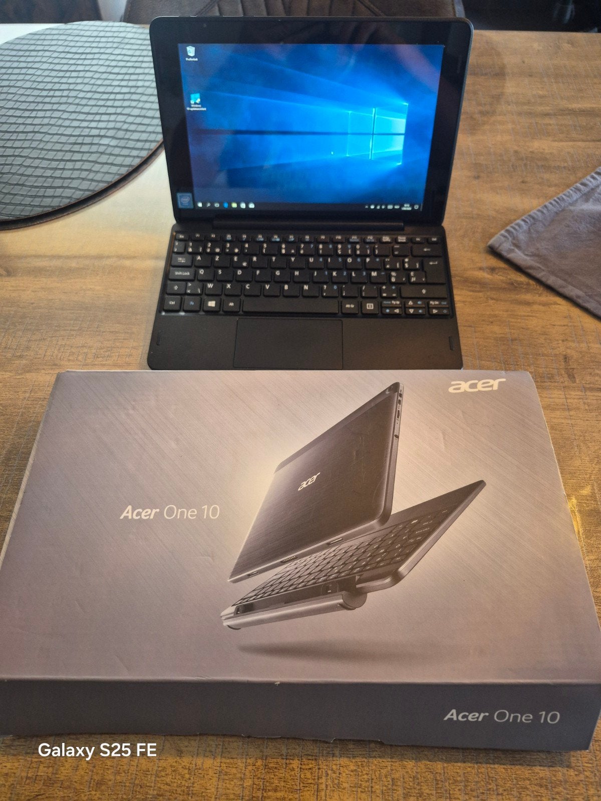 Tablet met toetsenbord, Enlèvement, 10 pouces ou moins, Acer, HDD